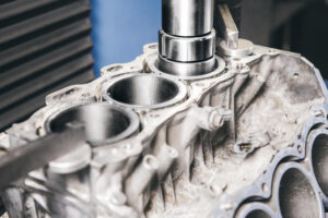 Hengerfej karbantartás, ahogy két autós látja – amikor a rutin megmenti a motort - formex.hu